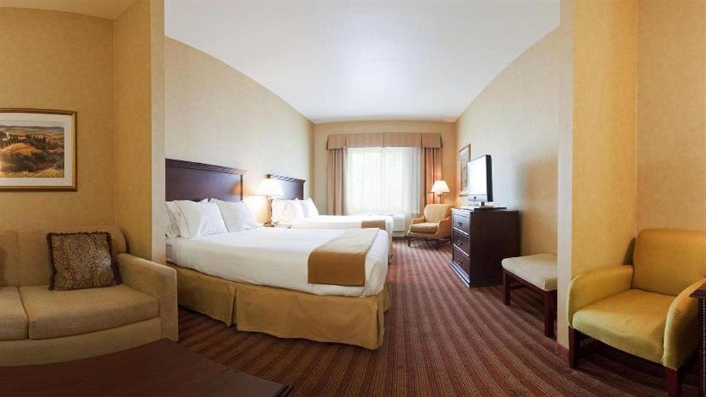 Holiday Inn Express & Suites Corona, An Ihg Hotel Exteriér fotografie